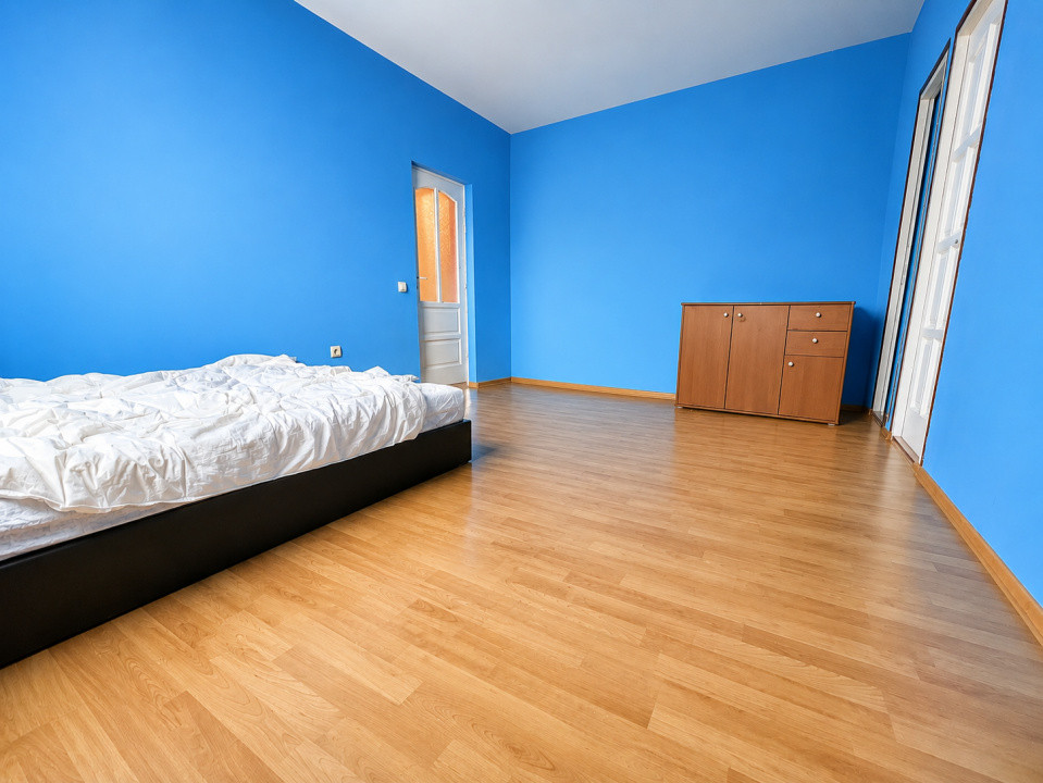 Apartament de 2 camere, 57 mp, 2 bai, parcare, zona Porii