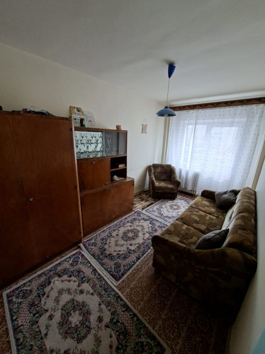 Apartament de 84,26mp cu 4 camere pe Calea Floresti, retras de la principala