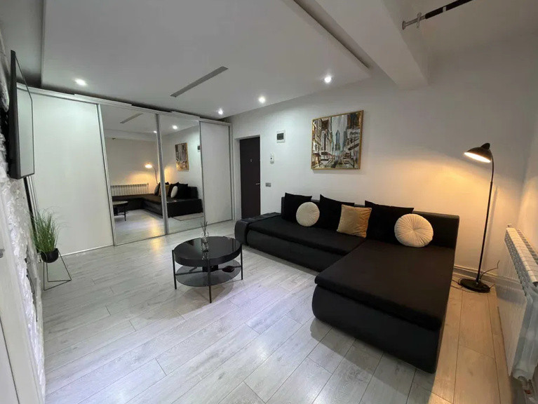 Apartament de 3 camere, 51 mp, parcare, str Sub Cetate
