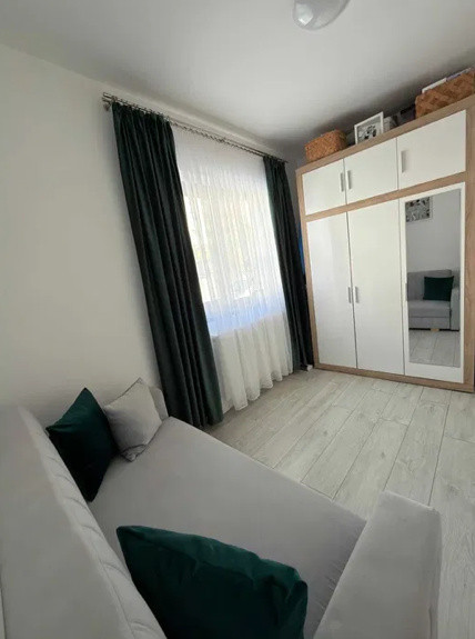Apartament de 3 camere, 51 mp, parcare, str Sub Cetate