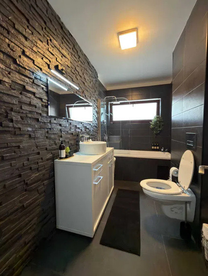 Apartament de 3 camere, 51 mp, parcare, str Sub Cetate