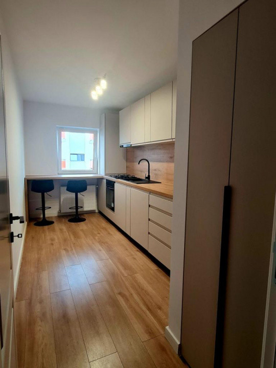 Apartament de 2 camere decomandat, 51 mp, 2 balcoane, zona Terra