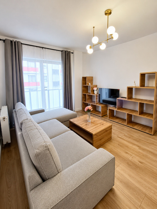 Apartament de 2 camere decomandat, 51 mp, 2 balcoane, zona Terra