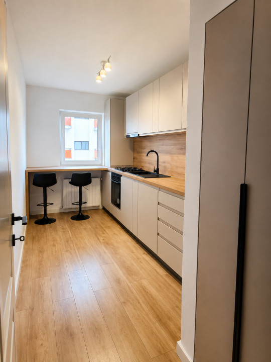 Apartament de 2 camere decomandat, 51 mp, 2 balcoane, zona Terra