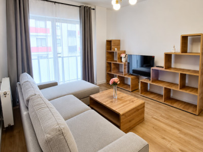 Apartament de 2 camere decomandat, 51 mp, 2 balcoane, zona Terra