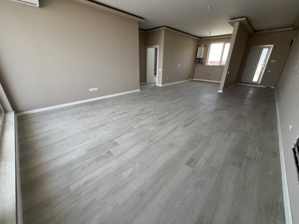 Penthouse de 3 camere, 81 mp, 100 mp terasa, parcare subterana, zona Cetatii