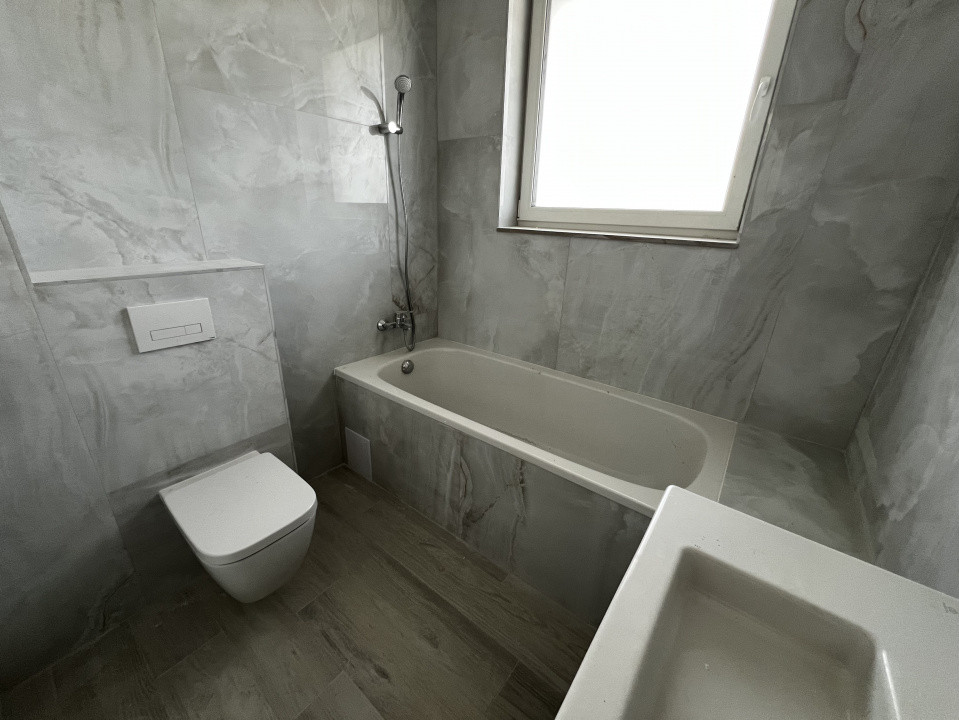 Penthouse de 3 camere, 81 mp, 100 mp terasa, parcare subterana, zona Cetatii