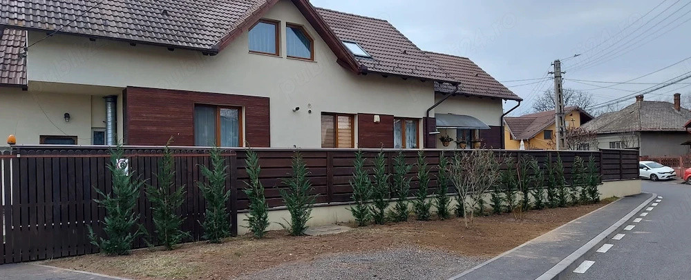 CAsa renovata, 187 mp utili, 800 mp teren, garaj, Luna de sus