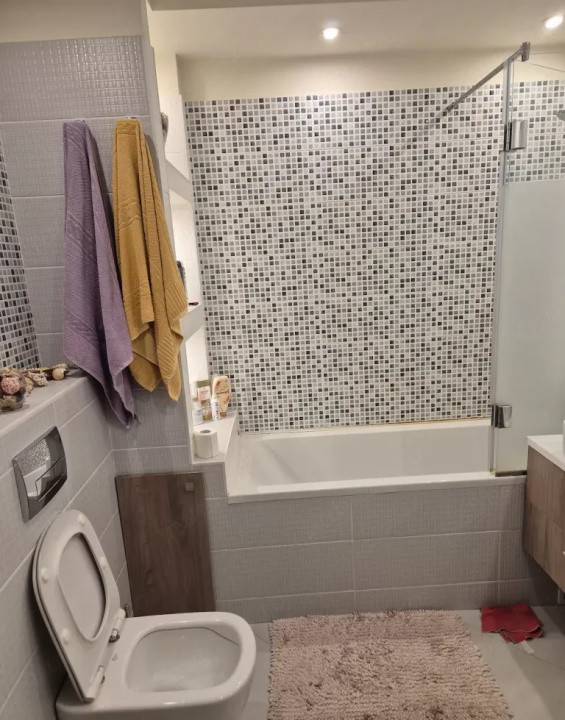 CAsa renovata, 187 mp utili, 800 mp teren, garaj, Luna de sus