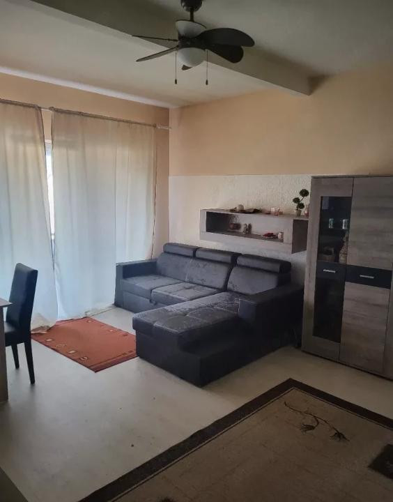 Apartament de 3 camere pe 2 nivele, 2 balcoane, zona Porii