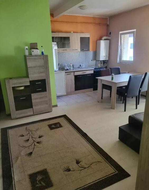 Apartament de 3 camere pe 2 nivele, 2 balcoane, zona Porii