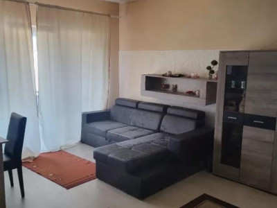 Apartament de 3 camere pe 2 nivele, 2 balcoane, zona Porii