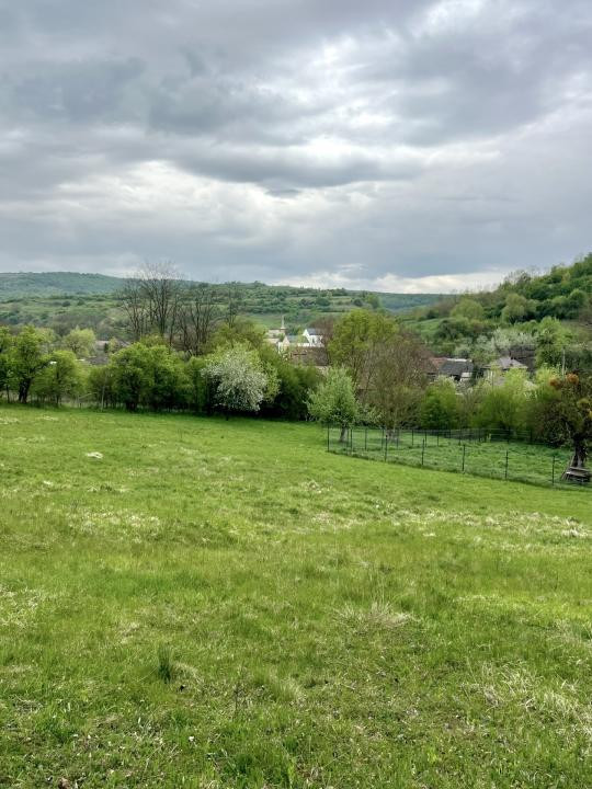 Teren intravilan cu view superb, 1035 mp, în Tauti, după Mănăstire