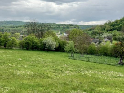 Teren intravilan cu view superb, 1035 mp, în Tauti, după Mănăstire