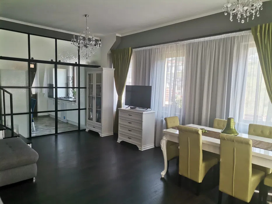 Casa de 4 camere, ultra-lux, 162 mp utili, gradina, Zona Tauti