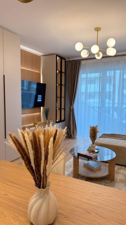 Apartament 2 Camere, 45mp, Lux, Etaj Intermediar, Zona Eroilor