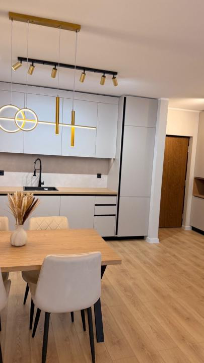 Apartament 2 Camere, 45mp, Lux, Etaj Intermediar, Zona Eroilor