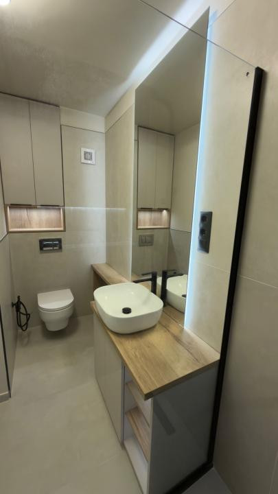 Apartament 2 Camere, 45mp, Lux, Etaj Intermediar, Zona Eroilor