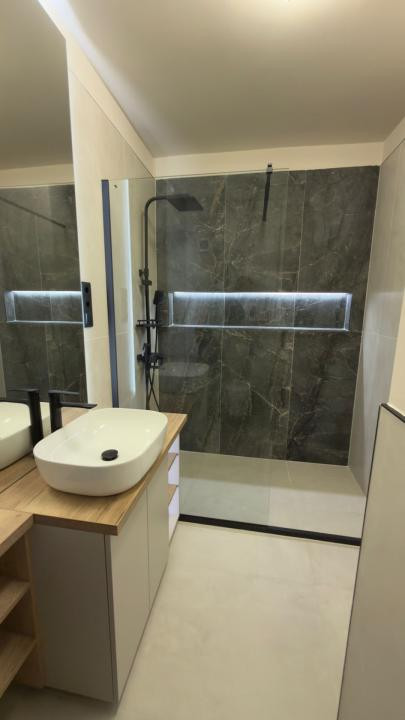 Apartament 2 Camere, 45mp, Lux, Etaj Intermediar, Zona Eroilor