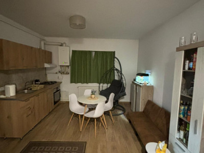 Apartament de 3 camere,54 mp, 30 mp terasa, parcare, zona Vivo