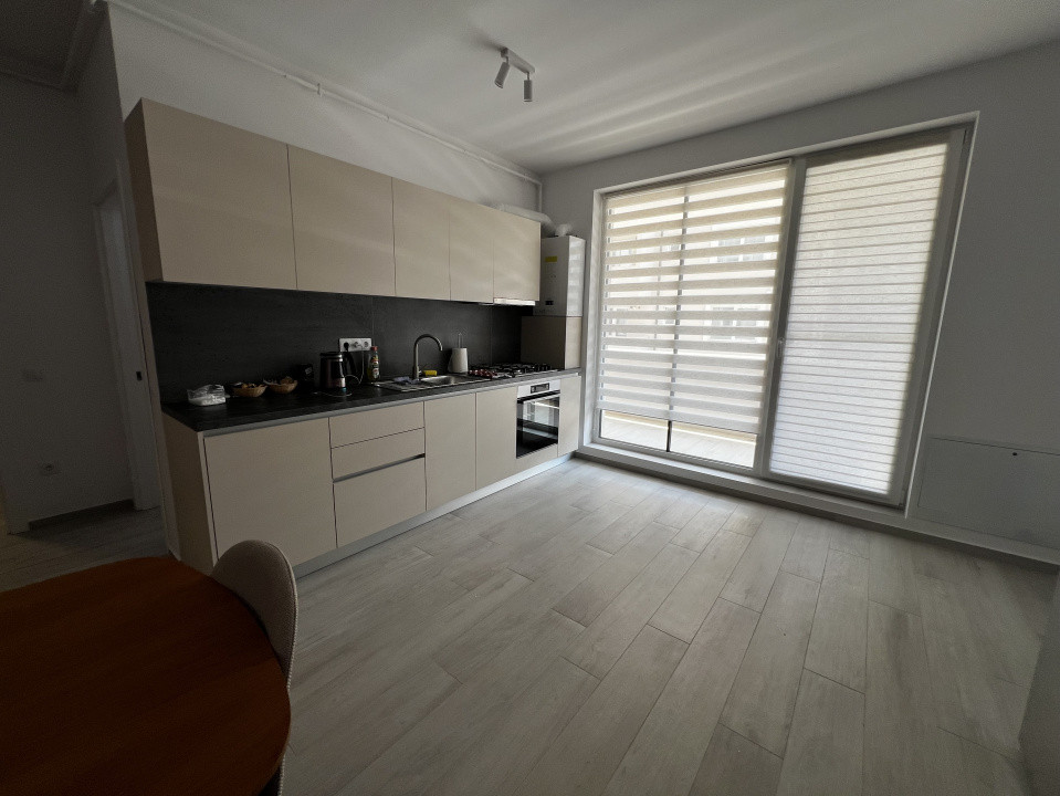 Apartament de 3 camere, 51 mp, parcare subterana, zona Cetati