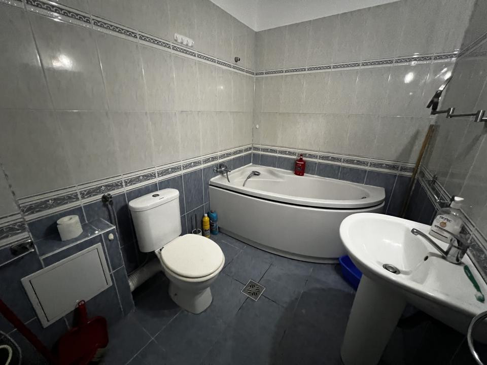 Apartament de 3 camere, 68 mp, parcare Buna Ziua