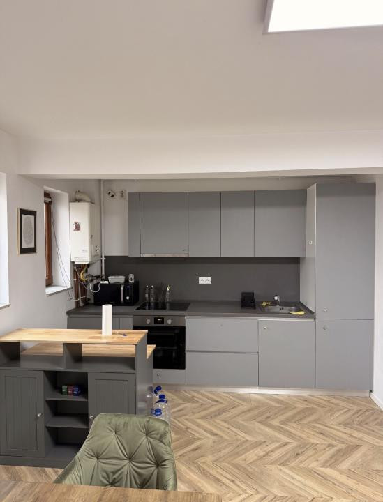 Apartament de 2 camere, 50 mp, parcare, zona Vivo