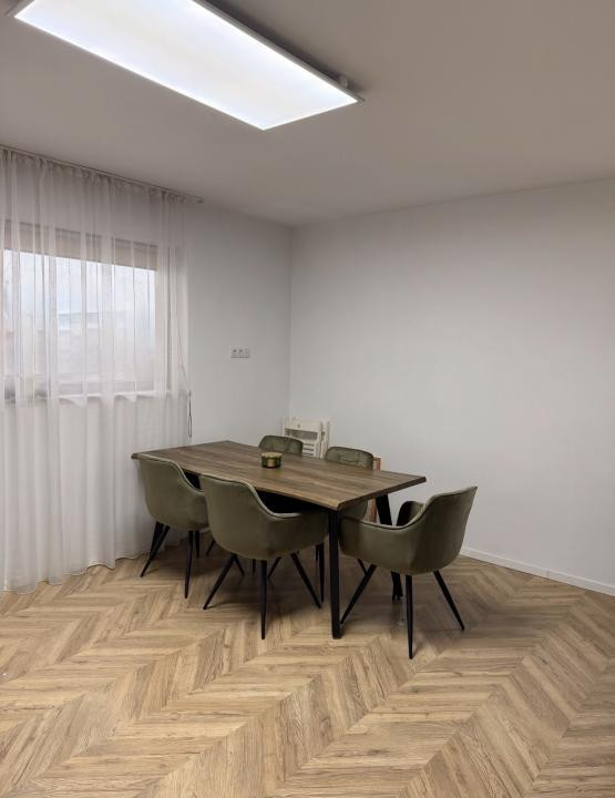 Apartament de 2 camere, 50 mp, parcare, zona Vivo