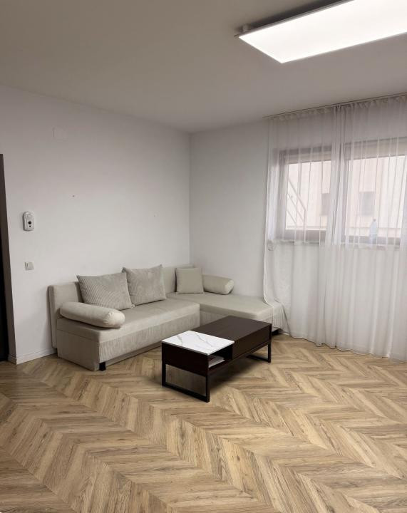 Apartament de 2 camere, 50 mp, parcare, zona Vivo