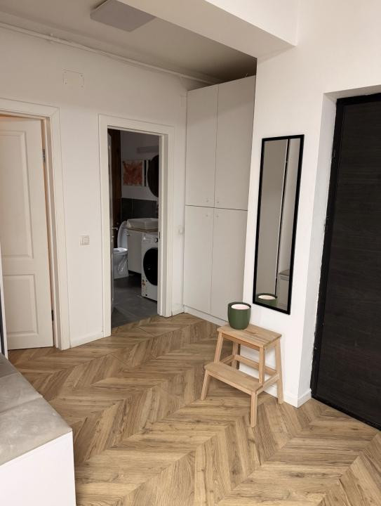 Apartament de 2 camere, 50 mp, parcare, zona Vivo