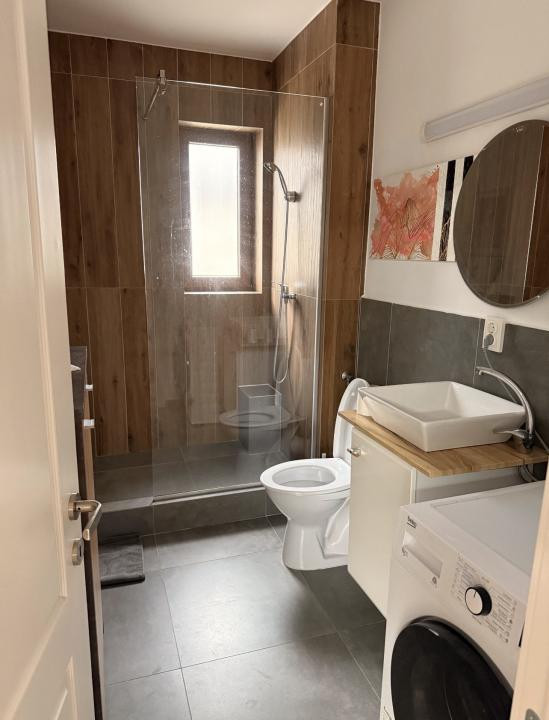 Apartament de 2 camere, 50 mp, parcare, zona Vivo