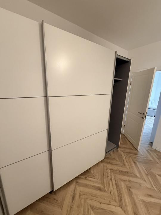 Apartament de 2 camere, 50 mp, parcare, zona Vivo