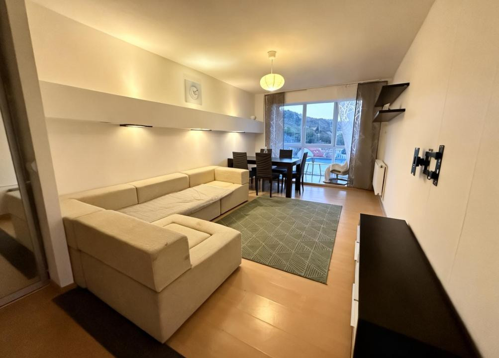 Apartament la etaj intermediar, cu 2 camere, zona Casa Radio
