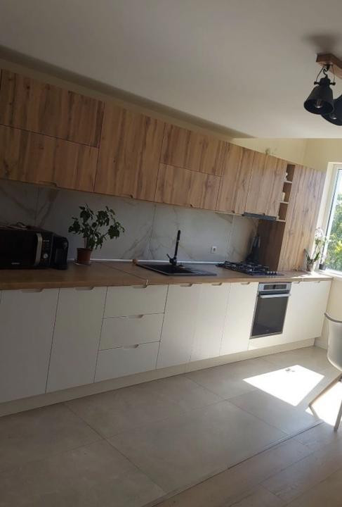 Apartament de 4 camere,  100 mp, parcare, zona Stadionului