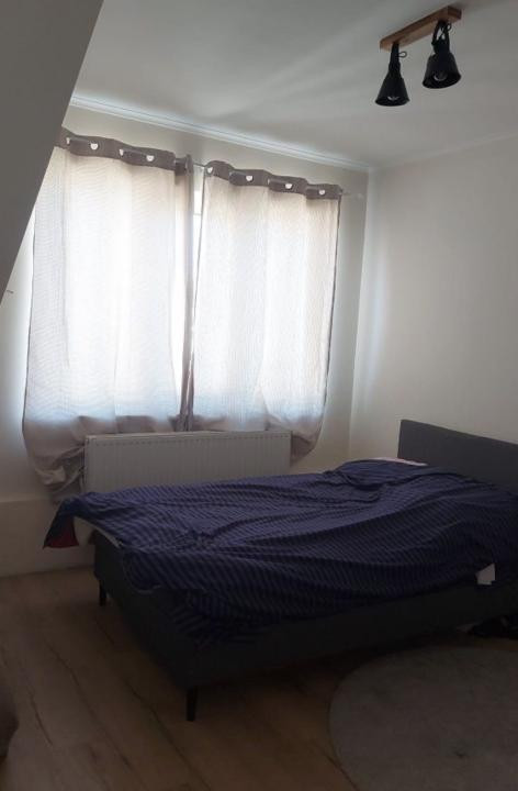 Apartament de 4 camere,  100 mp, parcare, zona Stadionului