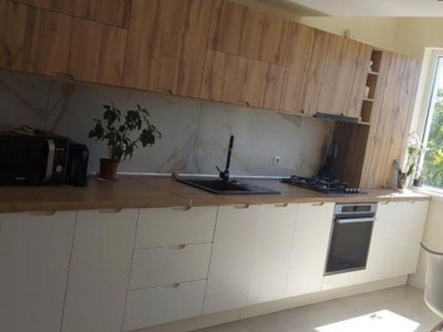 Apartament de 4 camere,  100 mp, parcare, zona Stadionului
