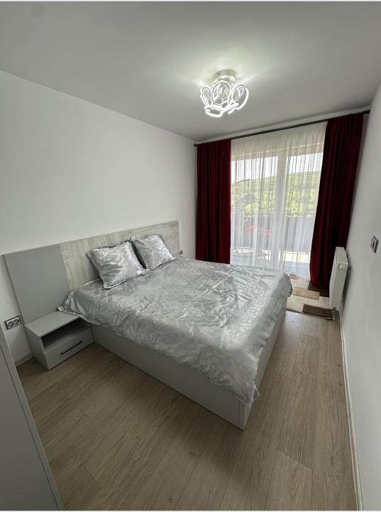 Apartament cu 3 camere si parcare pe strada Soporului