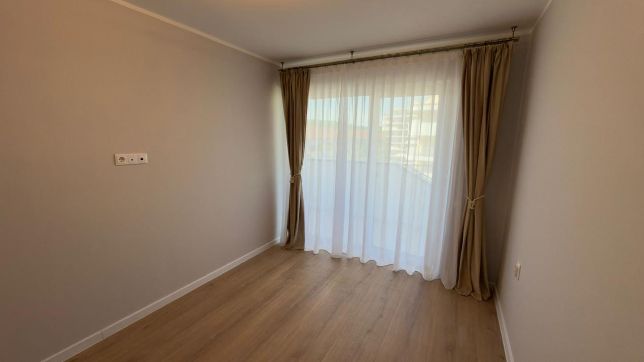 Apartament 3 Camere, 55mp, Lux, Eroilor Blocurile Albe