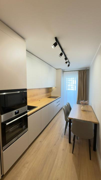 Apartament 3 Camere, 55mp, Lux, Eroilor Blocurile Albe