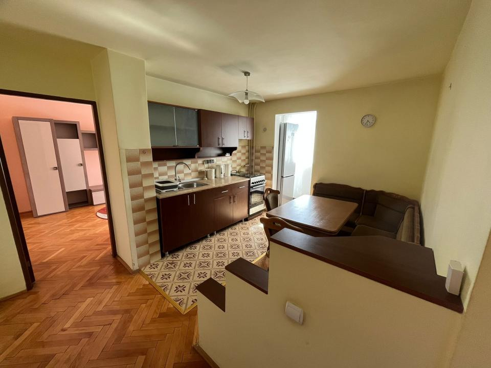 Apartament cu 2 camere decomandate, zona Pasteur/UMF