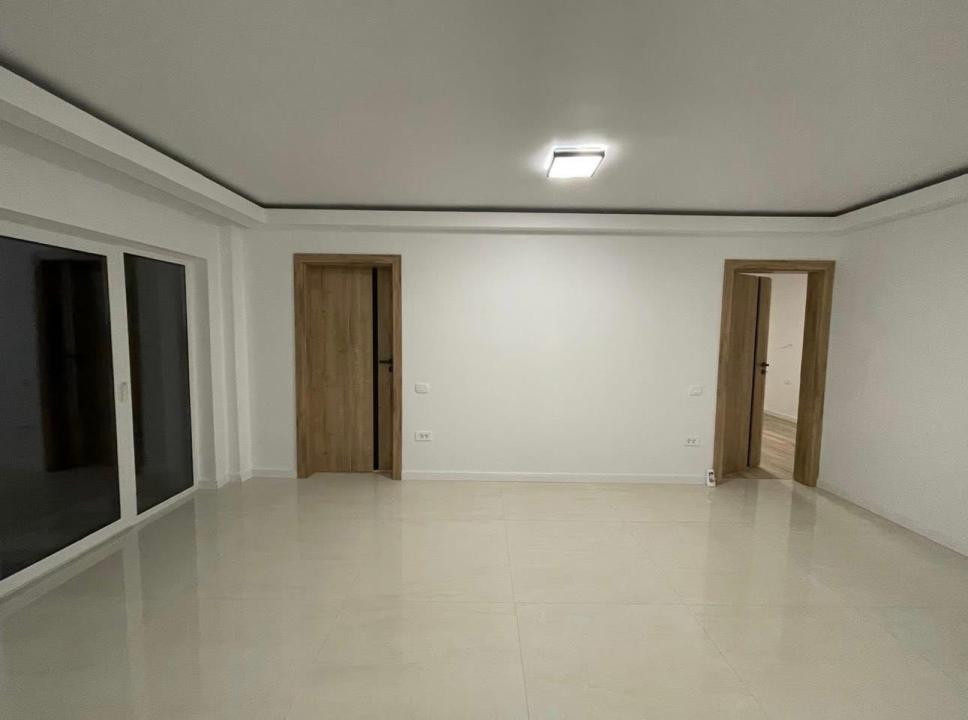 Apartament de 2 camere, 57 mp, 150 mp gradina, parcare, zona Tineretului