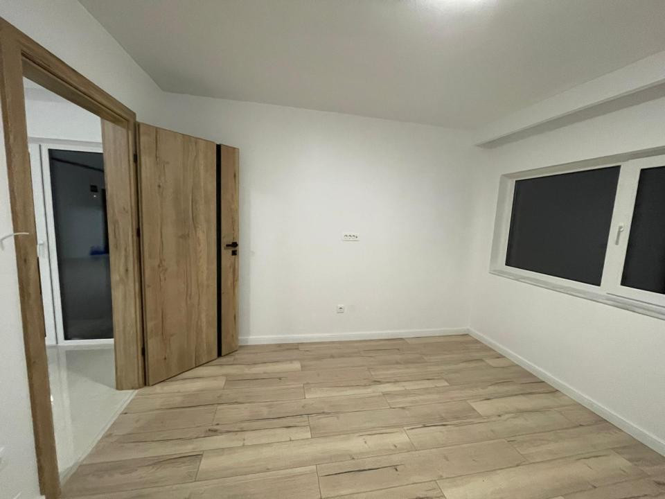 Apartament de 2 camere, 57 mp, 150 mp gradina, parcare, zona Tineretului