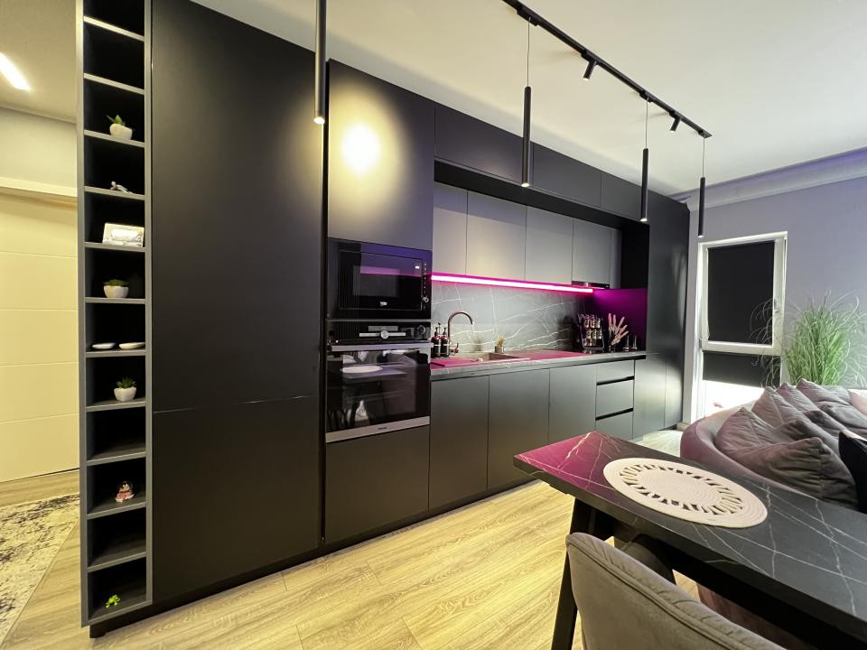 Apartament ultrafinisat de 3 camere, 70 mp, 14 mp terasa, zona Teilor