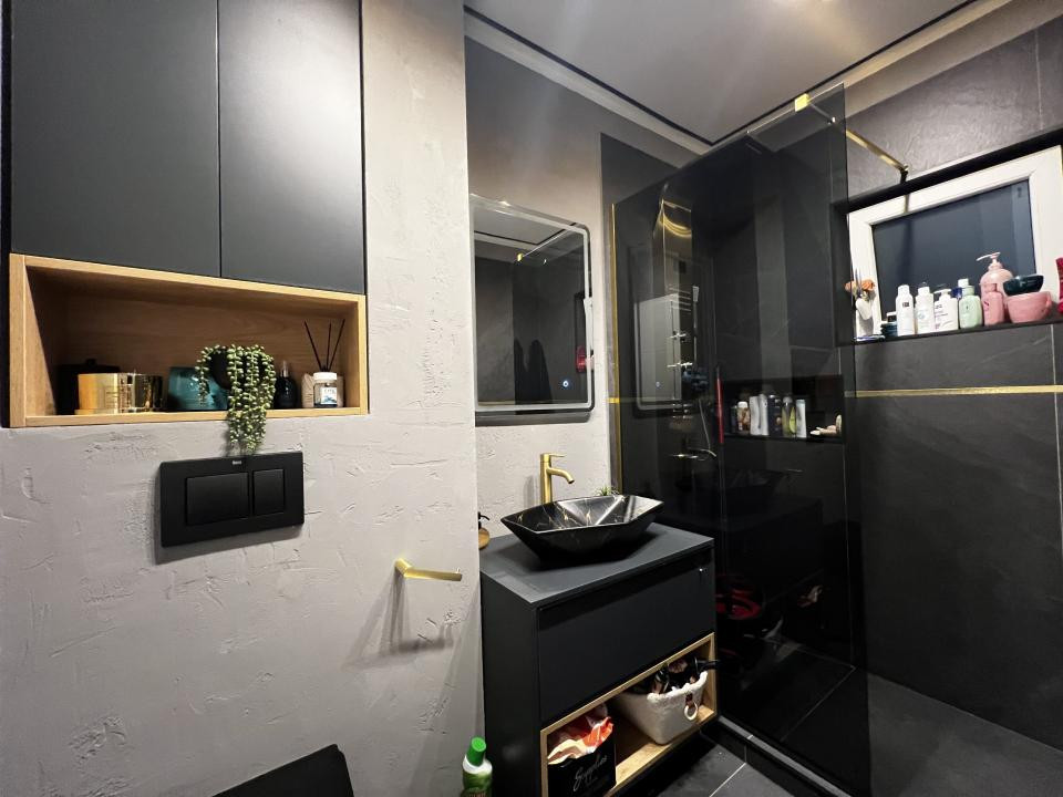Apartament ultrafinisat de 3 camere, 70 mp, 14 mp terasa, zona Teilor