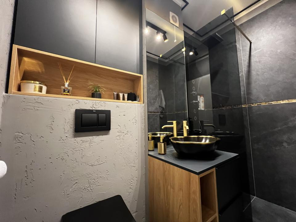 Apartament ultrafinisat de 3 camere, 70 mp, 14 mp terasa, zona Teilor