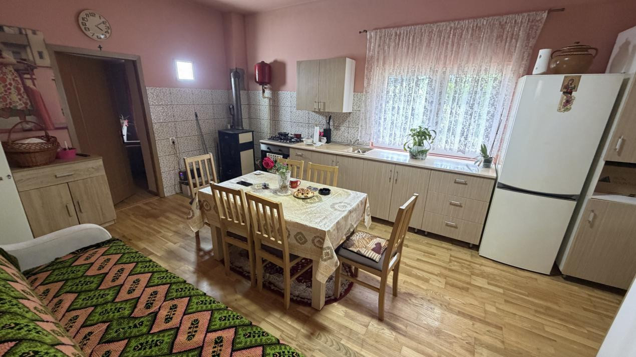 Casa Individuala 2 Camere, 70mp, Teren 800mp, Nadaselu