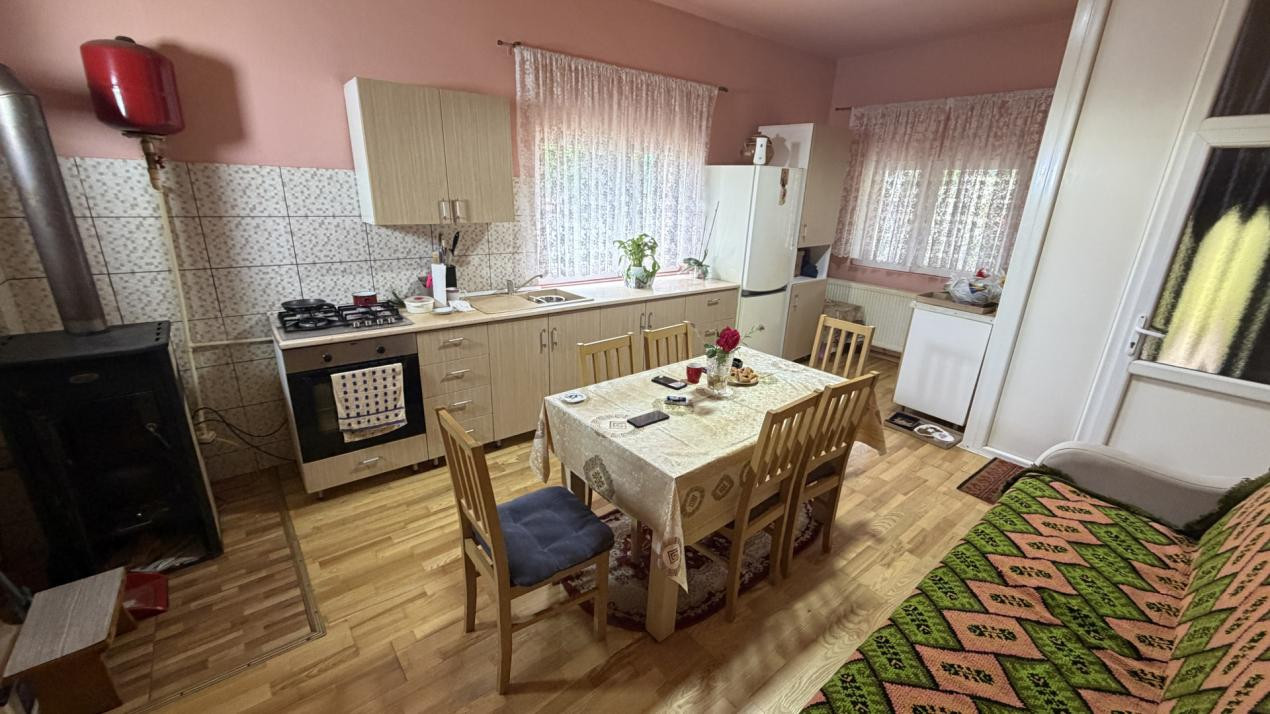 Casa Individuala 2 Camere, 70mp, Teren 800mp, Nadaselu