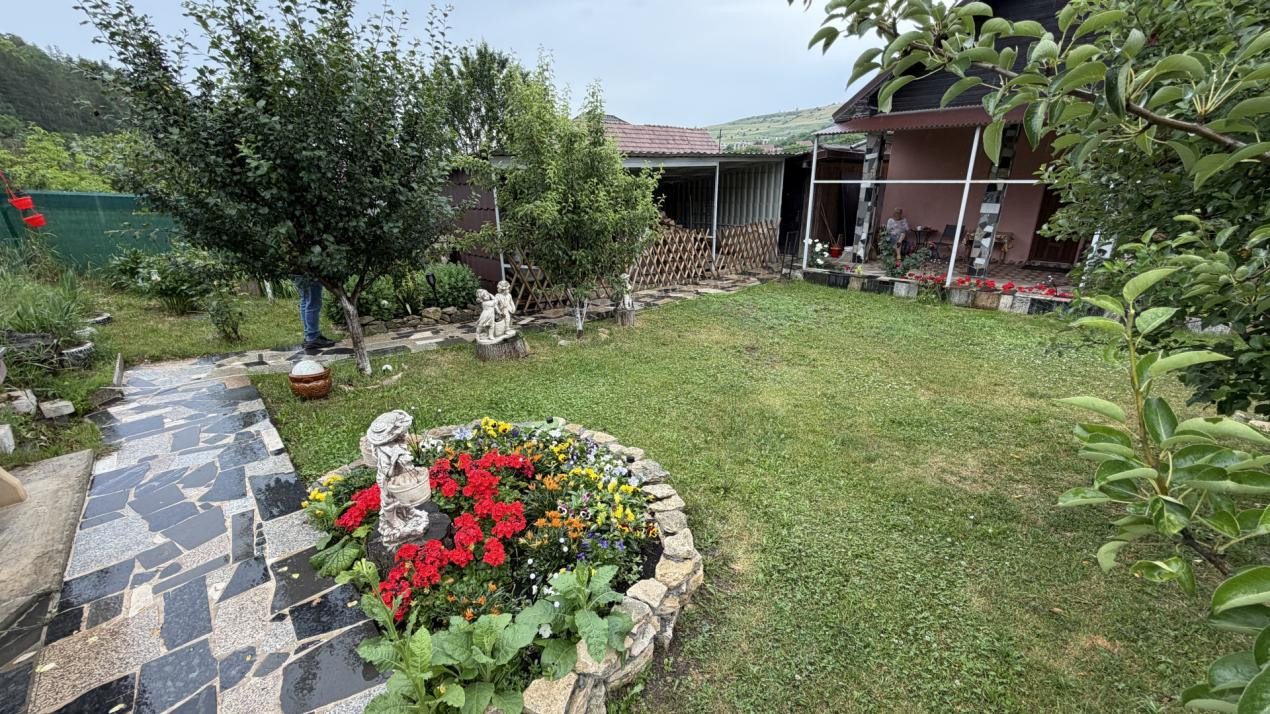 Casa Individuala 2 Camere, 70mp, Teren 800mp, Nadaselu