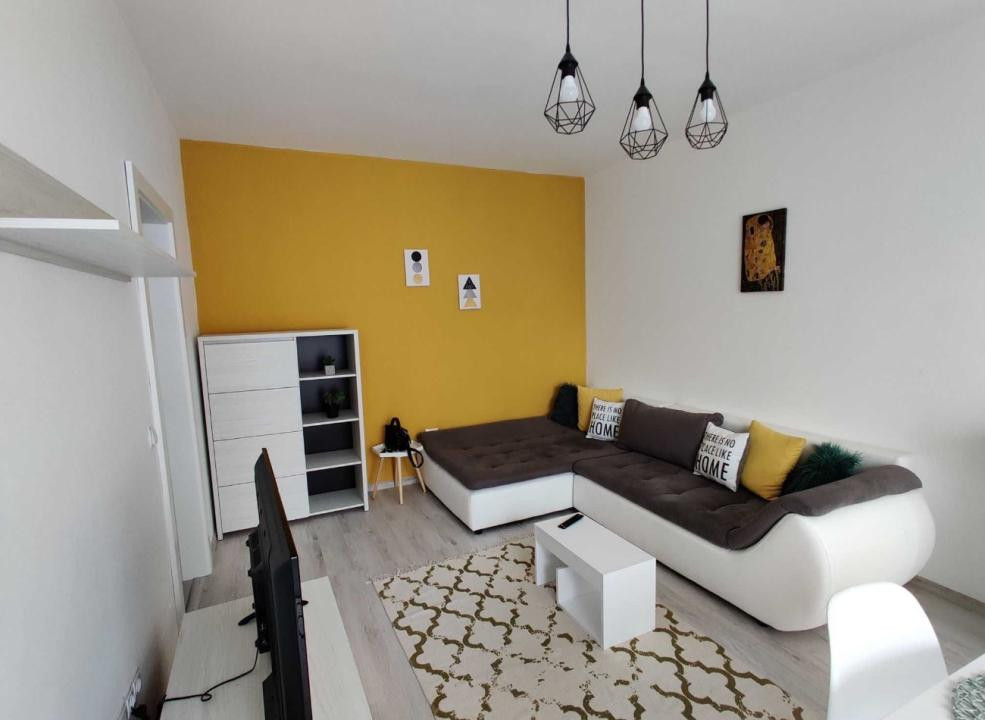 Apartament cu 2 camere decomandate, in Andrei Muresanu