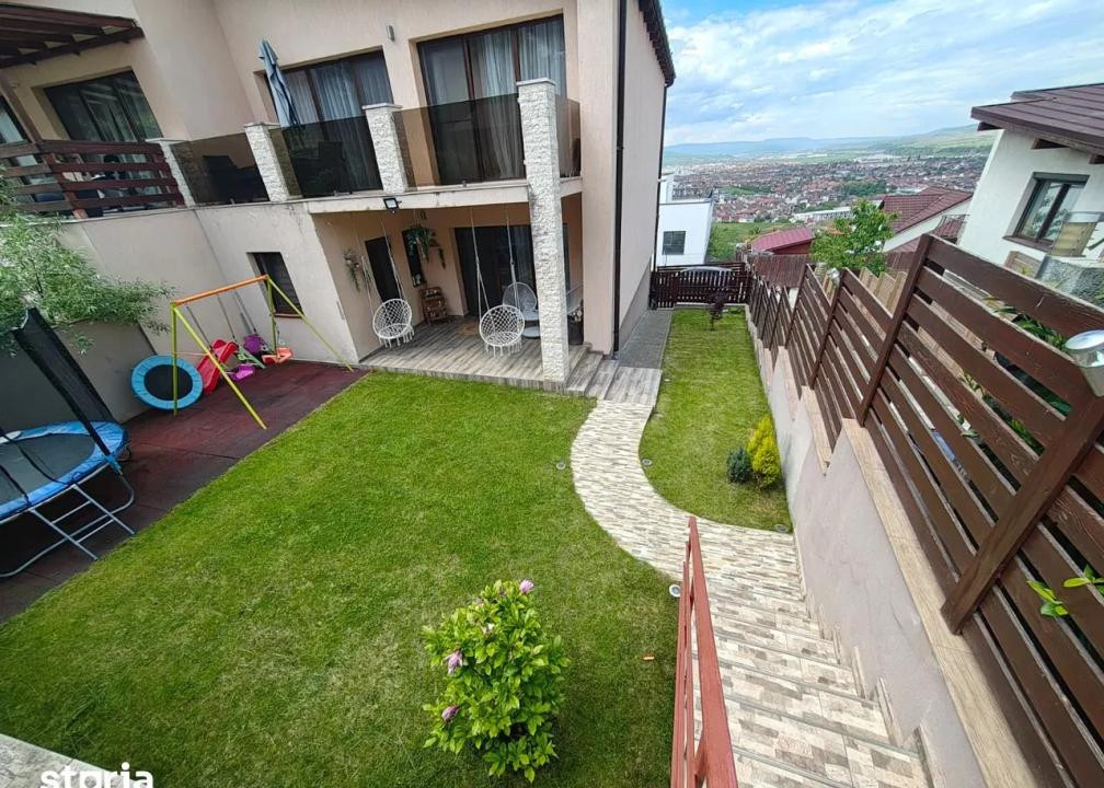 Duplex de 4 Camere, 157mp, teren 365mp, Zona Narciselor